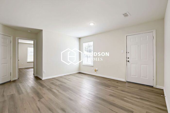 100 W Pliler St #100 - Photo 4 of 14