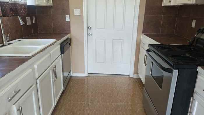 15434 Indian Woods Dr - Photo 4 of 11