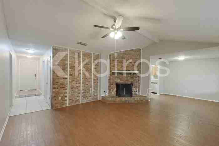 801 Cherry Hills Dr - Photo 6 of 31