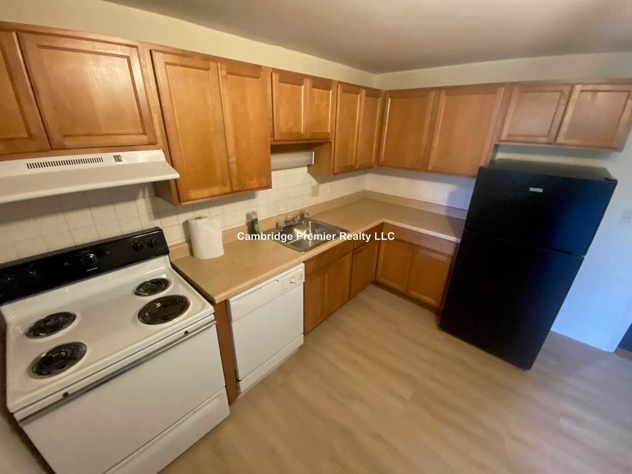 Beacon St #20 - Photo 3 of 13