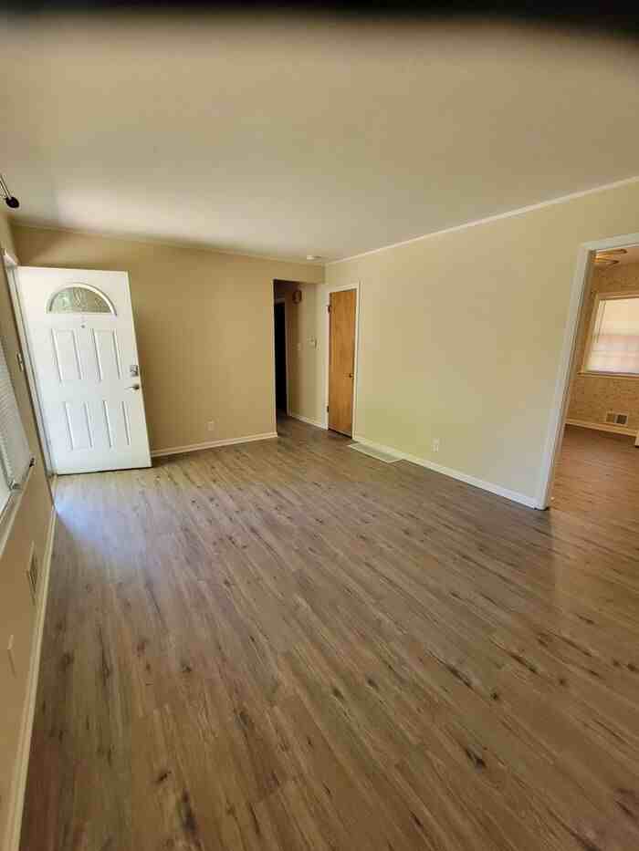 4812 Richmond Ave - Photo 3 of 11