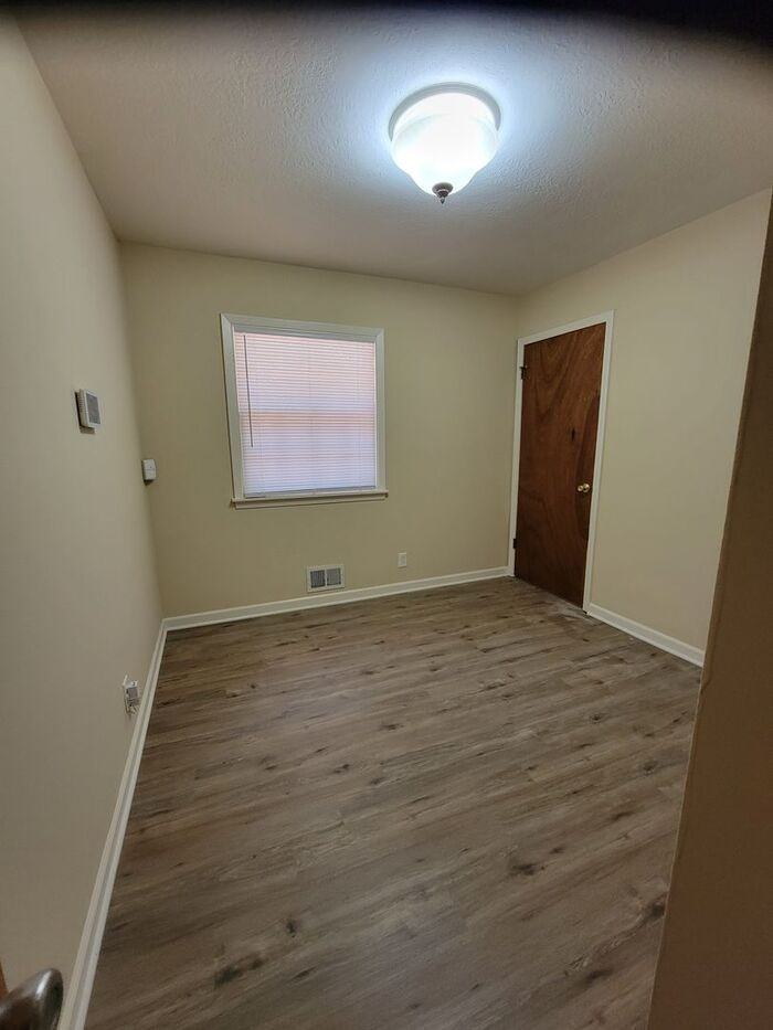 4812 Richmond Ave - Photo 7 of 11