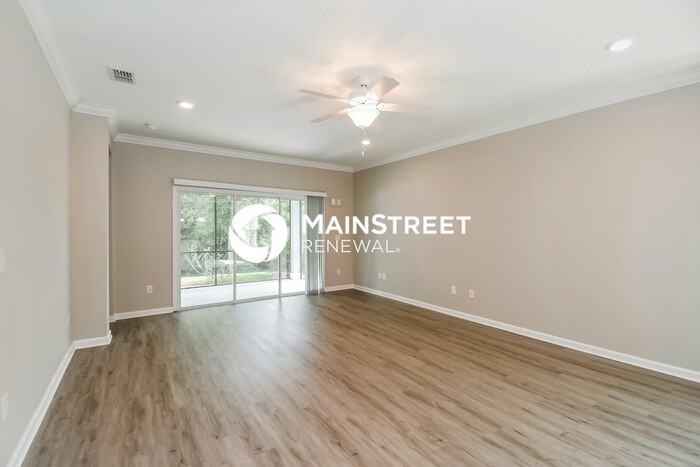 16045 Bainebridge Dr - Photo 3 of 15