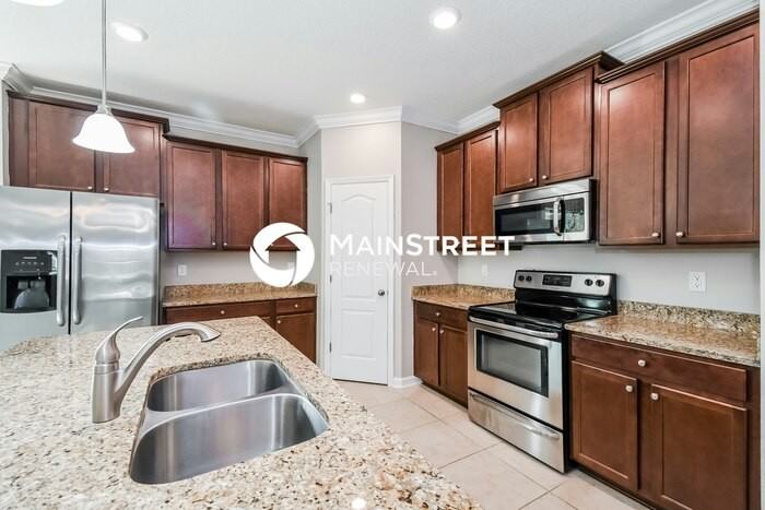 16045 Bainebridge Dr - Photo 7 of 15