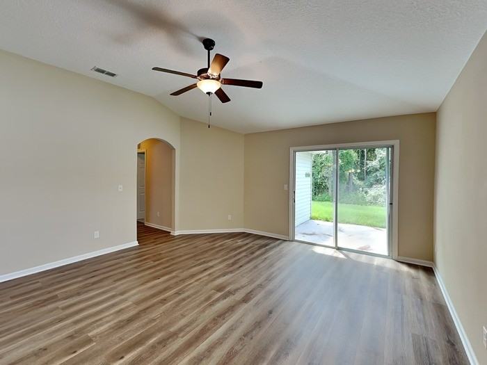 252 Bridgeport Ln - Photo 5 of 21