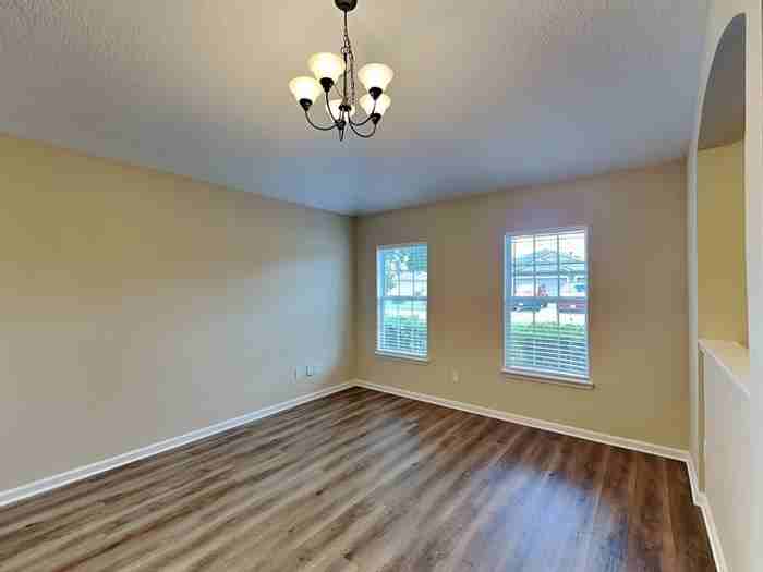 252 Bridgeport Ln - Photo 6 of 21