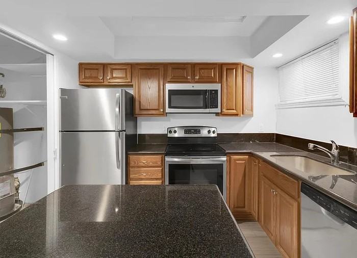 219 E Hill Ave #1 - Photo 4 of 22