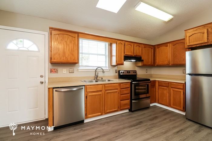 1262 Pelham Wood Dr - Photo 5 of 12