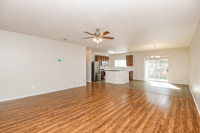 532 Crystal Springs Dr - Photo 5 of 16