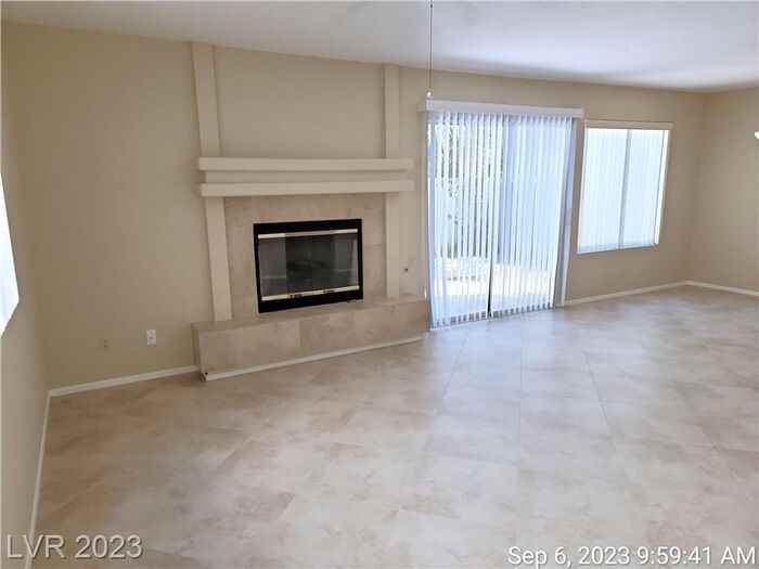 9404 Kayla Ct - Photo 7 of 33
