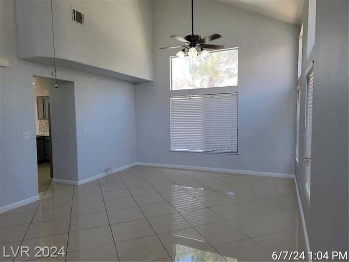7520 Pacific Ridge Ave - Photo 4 of 39