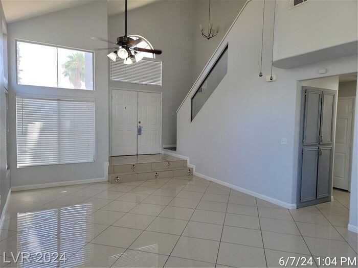 7520 Pacific Ridge Ave - Photo 5 of 39