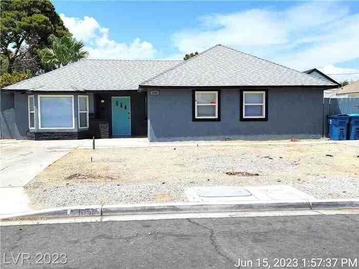 1051 Sweeney Ave - Photo 2 of 34