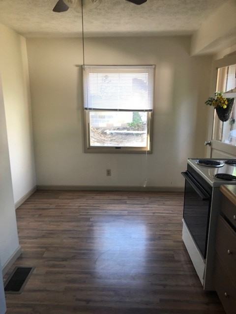147 N Sugar St #HALF - Photo 2 of 7