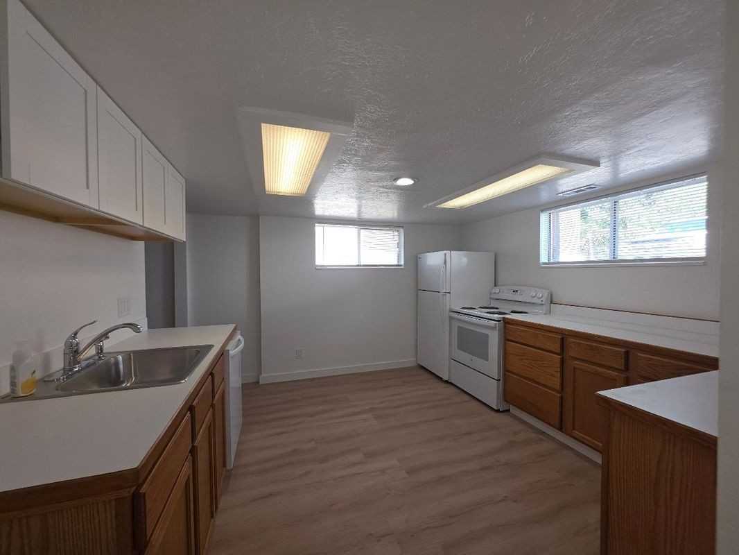 650 N Main St - Photo 2 of 11