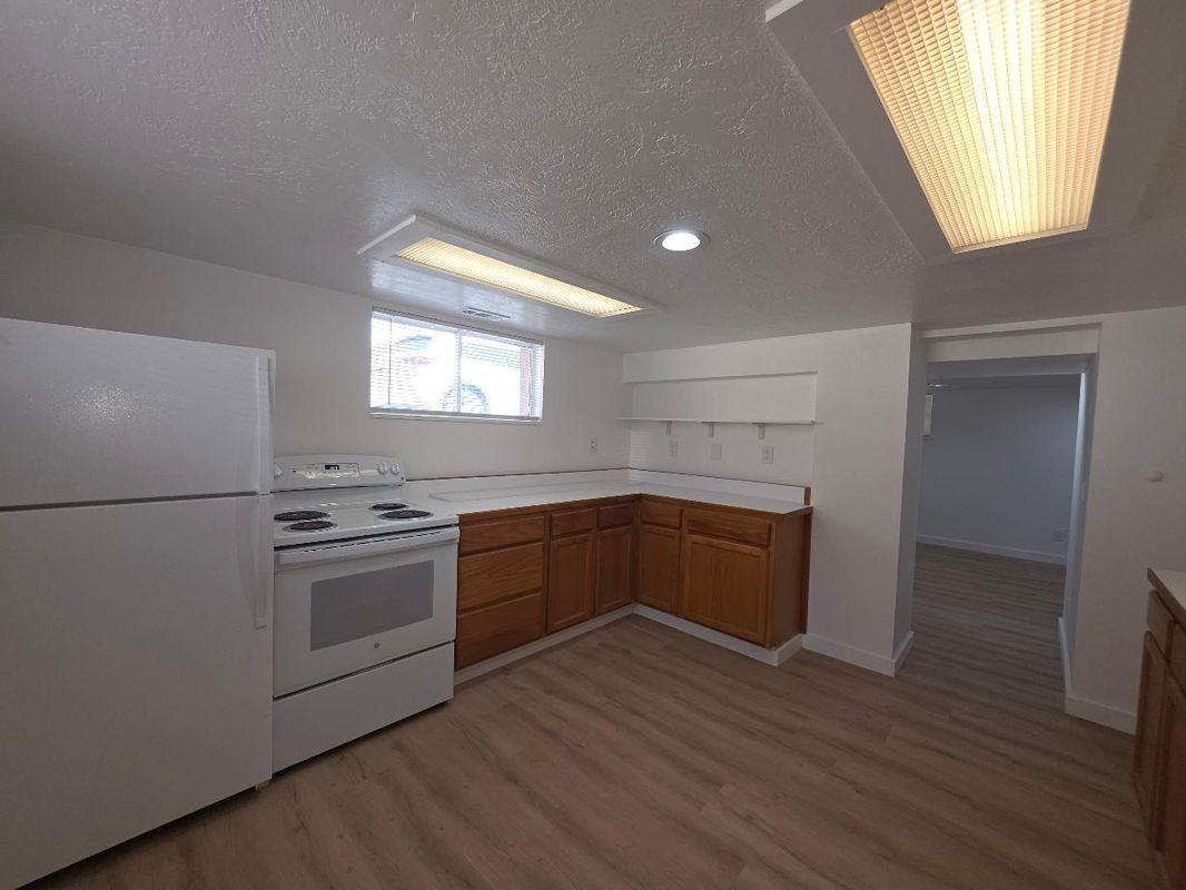 650 N Main St - Photo 3 of 11