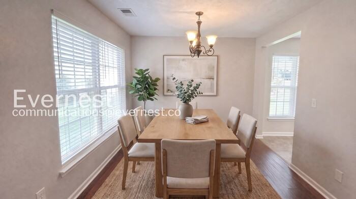 2137 Maynard Ct - Photo 3 of 11