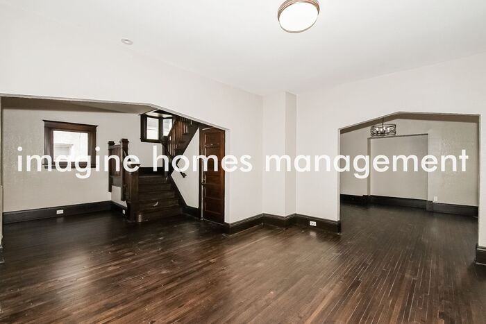 1410 Logan Ave N - Photo 3 of 16
