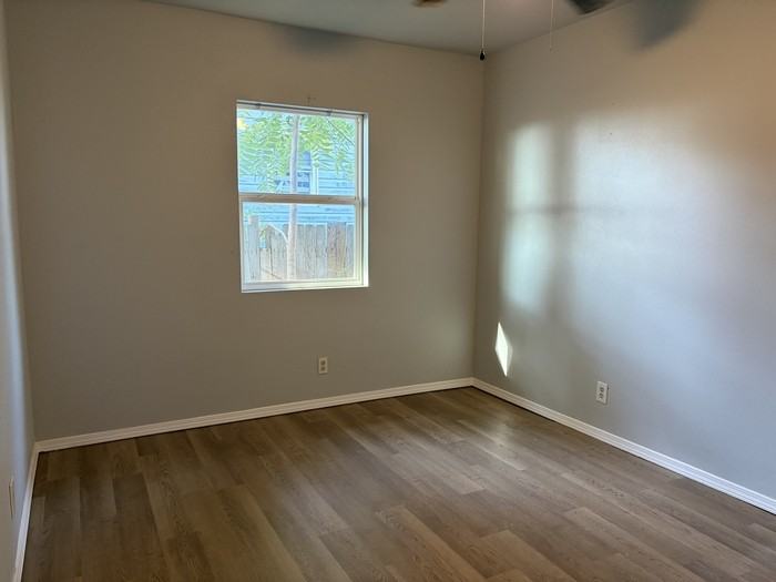 305 N Philadelphia Ave #1 - Photo 5 of 12