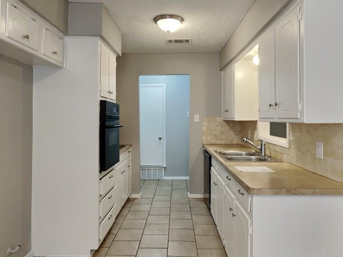 6028 Harrison Way - Photo 5 of 17