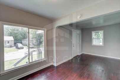 3422 Kinnear Ave - Photo 2 of 18