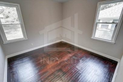 3422 Kinnear Ave - Photo 5 of 18