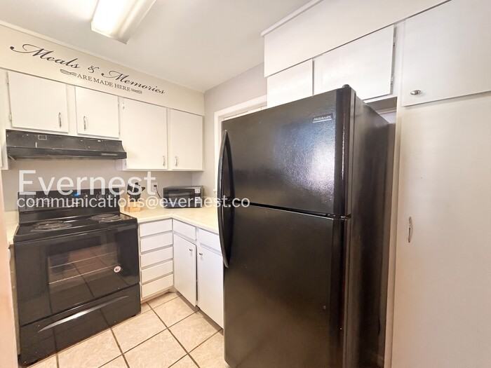 806 Vestavia Villa Ct - Photo 4 of 19