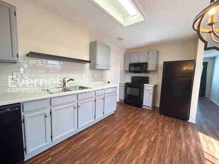 9319 Rue De Bois - Photo 5 of 19