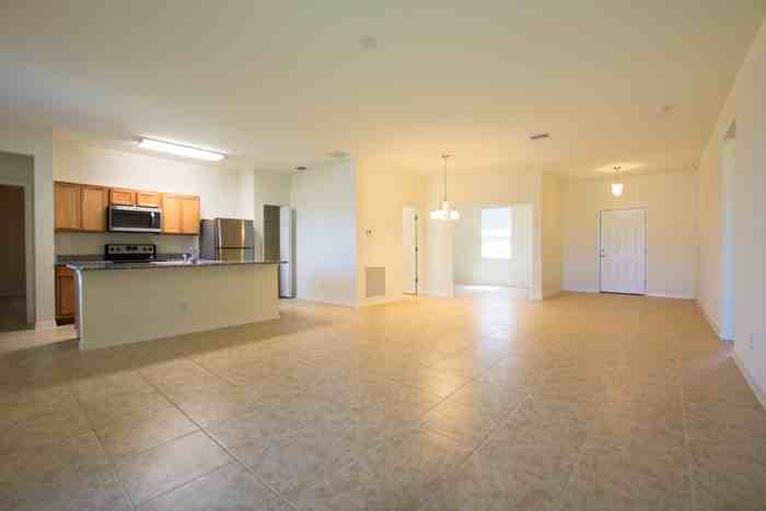 4409 Nw 32nd Ter - Photo 2 of 12