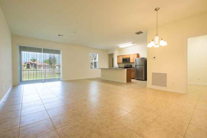 4409 Nw 32nd Ter - Photo 3 of 12