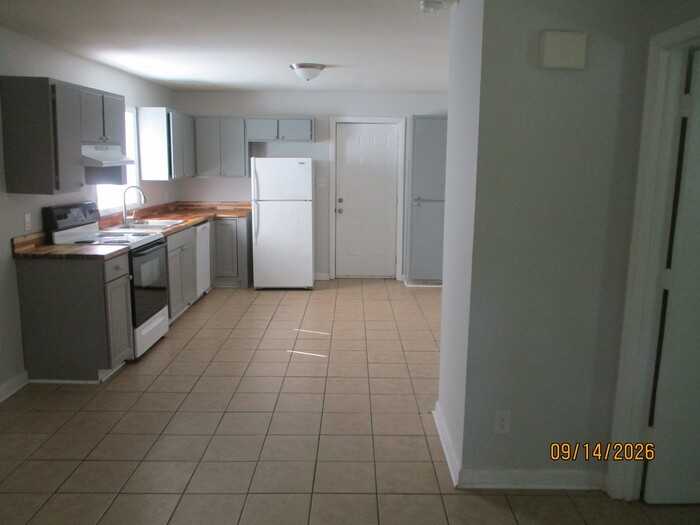327 Oak St #327 - Photo 2 of 7