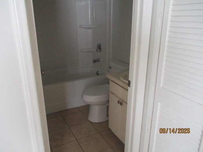 327 Oak St #327 - Photo 6 of 7