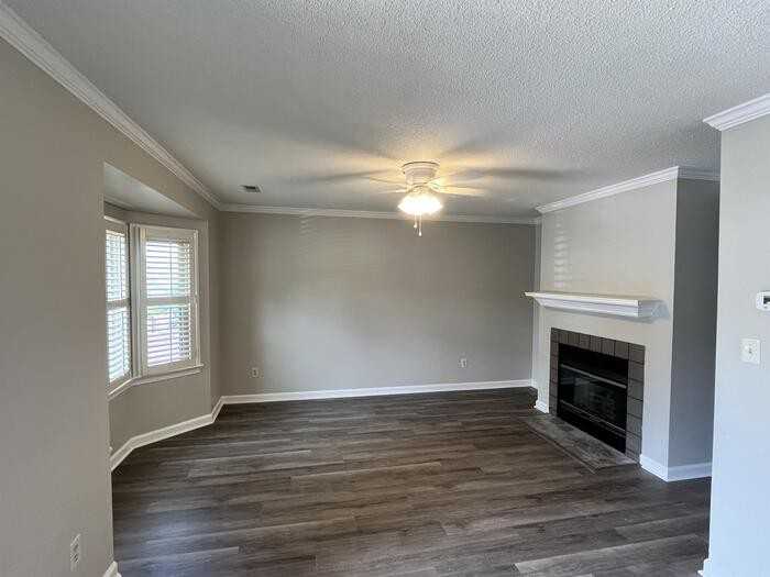 166 Carlyle Cir #1 - Photo 3 of 16