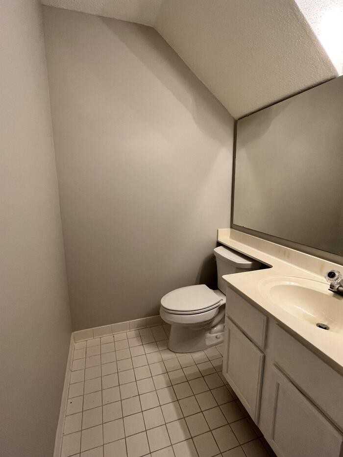 166 Carlyle Cir #1 - Photo 4 of 16