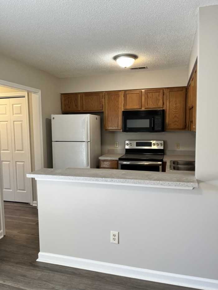 166 Carlyle Cir #1 - Photo 5 of 16