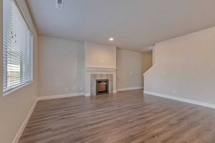 1018 Douglas St - Photo 4 of 23