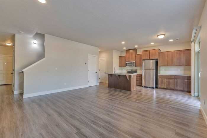 1018 Douglas St - Photo 5 of 23
