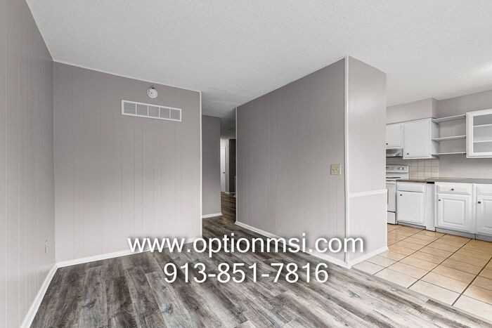1224 N 77th Ter - Photo 3 of 24