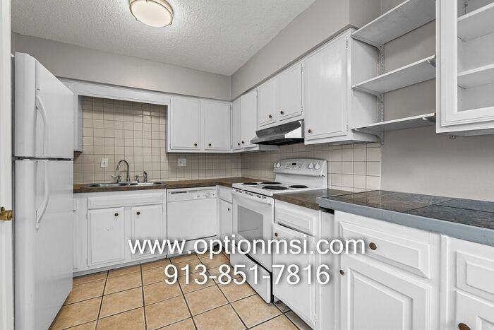 1224 N 77th Ter - Photo 4 of 24