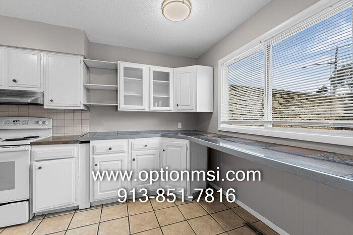 1224 N 77th Ter - Photo 5 of 24