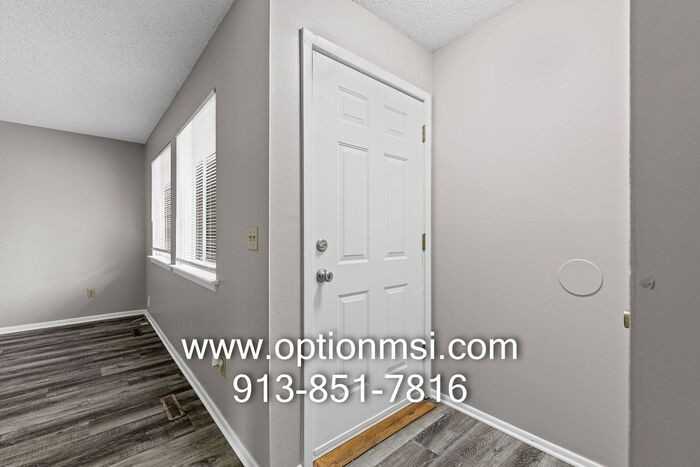 1224 N 77th Ter - Photo 7 of 24
