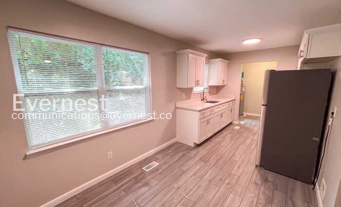 1700 Ashmore Ave #A - Photo 5 of 19