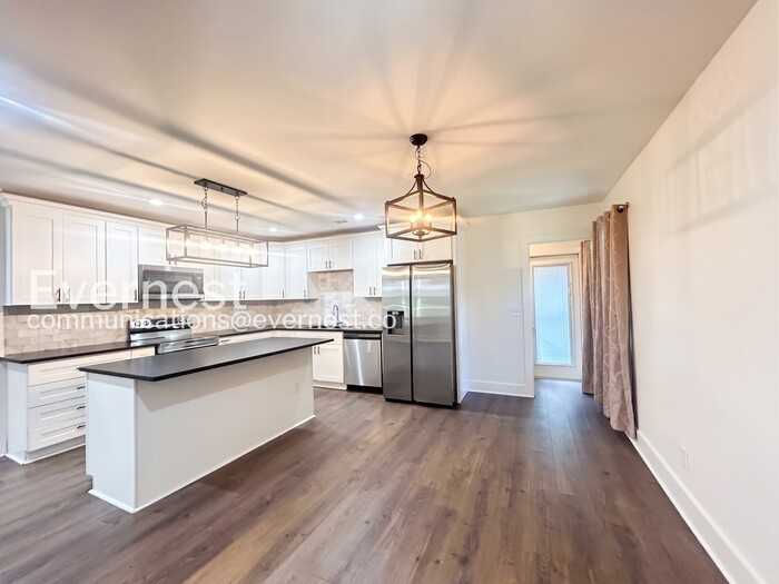 2020 North Ave Nw - Photo 5 of 27