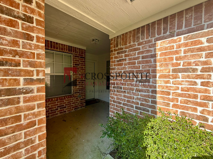 120 Colony Dr - Photo 2 of 7