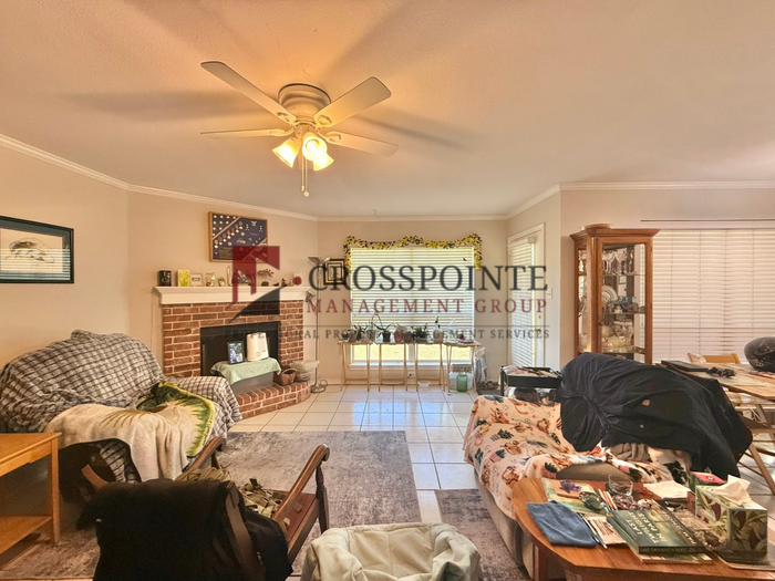 120 Colony Dr - Photo 3 of 7
