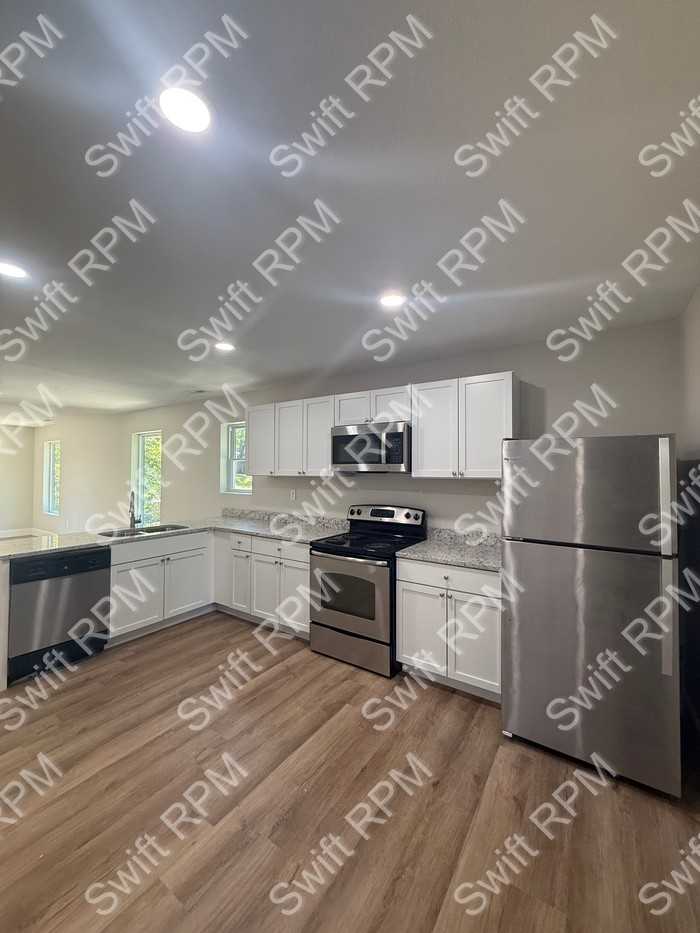 1044 Oakland Ave #1 - Photo 5 of 19