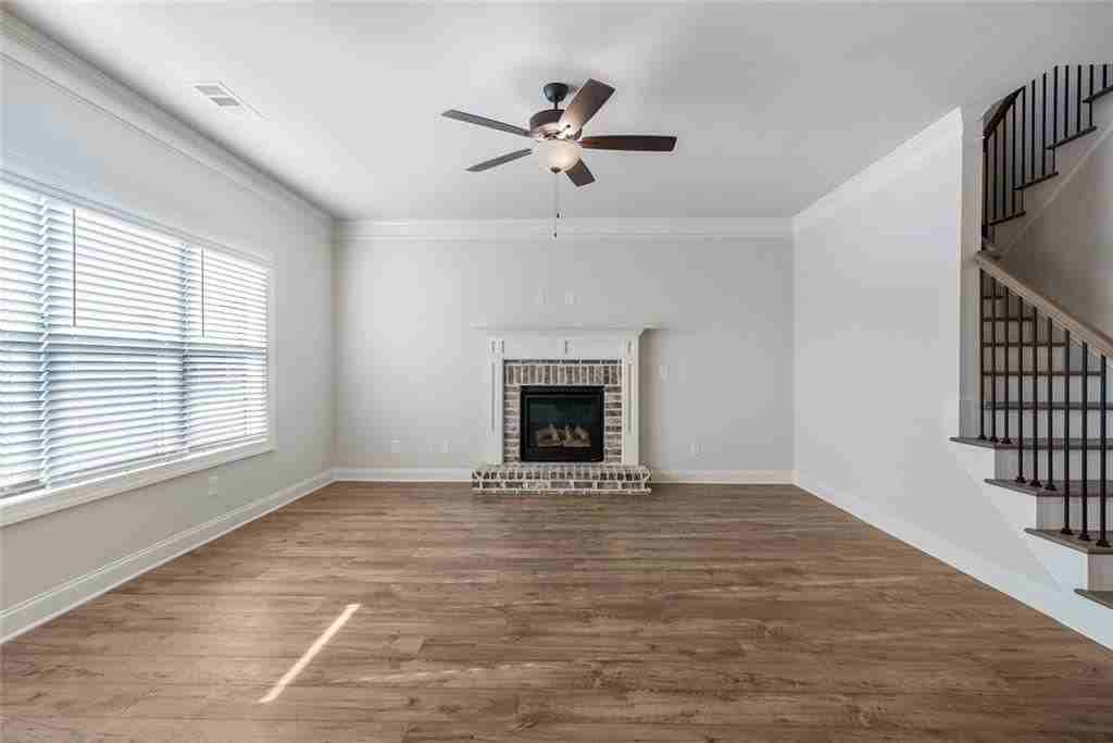 448 Banff Dr - Photo 6 of 20