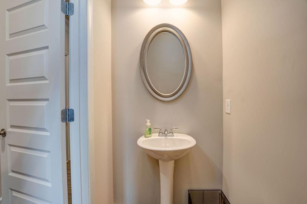 101 Waterside Trl - Photo 4 of 50