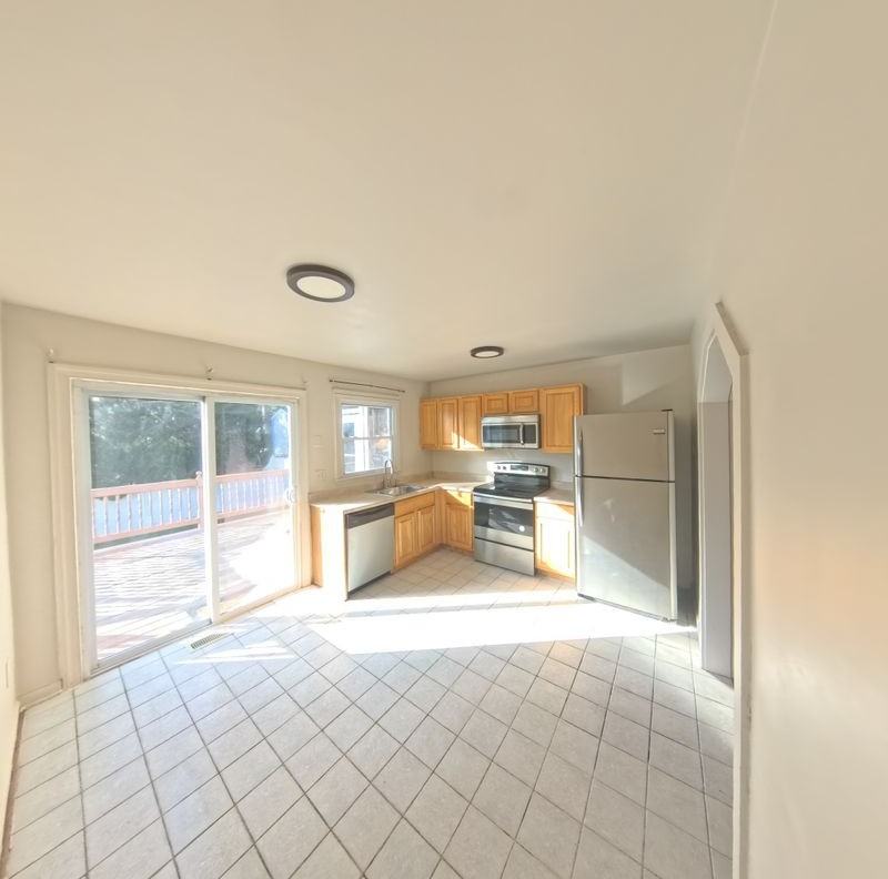 922 11th St - Photo 5 of 22