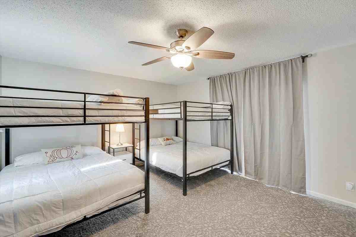 612 W Northgate Dr - Photo 7 of 50